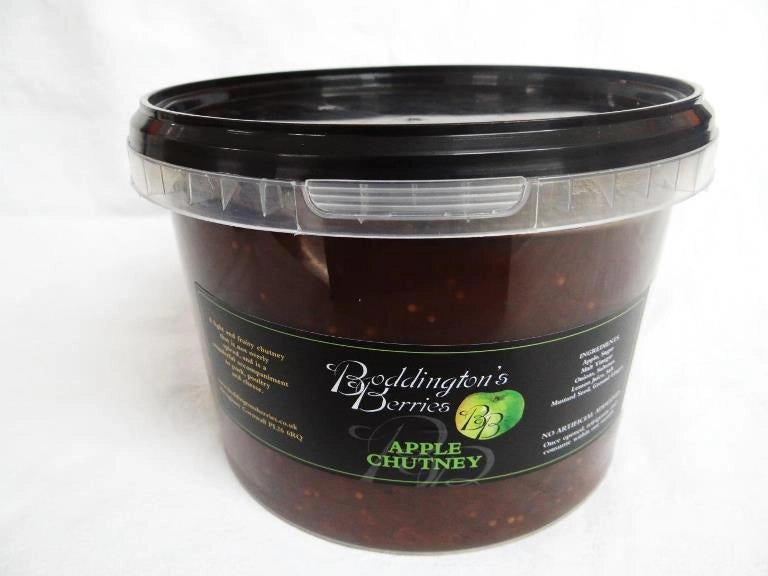 Catering Bucket of Boddington's Berries Apple Chutney with a black lid on a white background